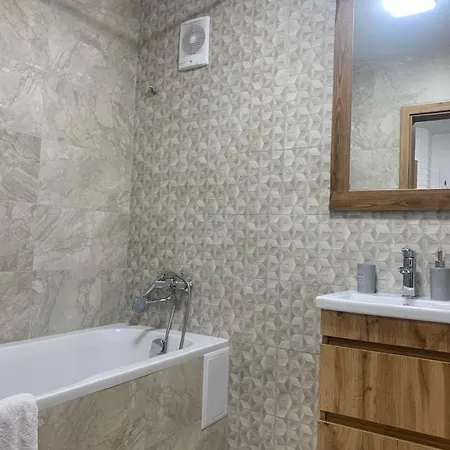 Dream Town Apartaments Біля Залізничного Вокзалу Lutsk Room photo