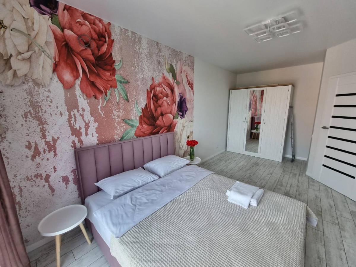 Dream Town біля залізничного вокзалу Apartment *
